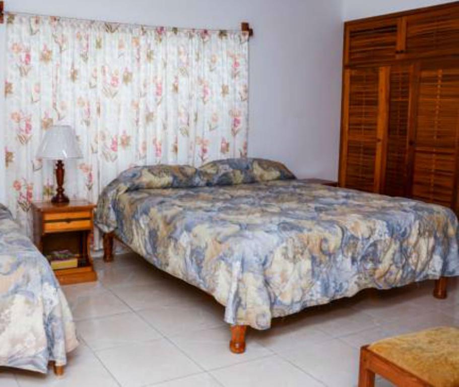 Vanvilla Guest House Negril Buitenkant foto